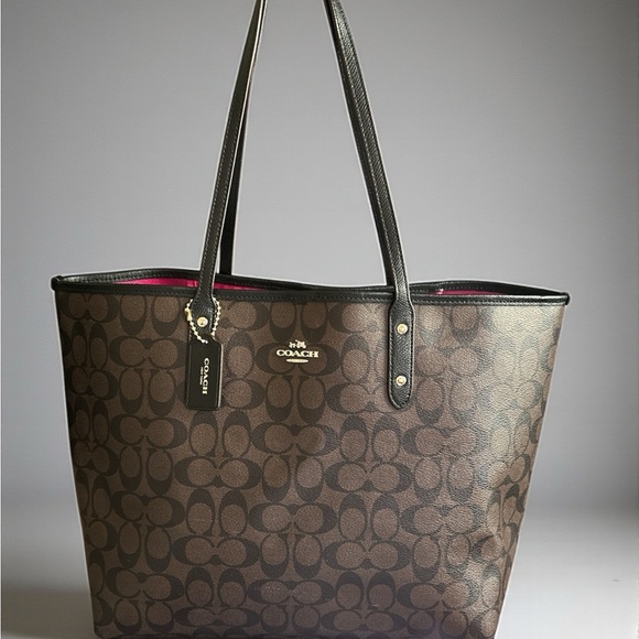 ✨ Coach City Zip Tote – Brown Signature Canvas with Hot Pink Lining ✨ - Picture 5 of 13